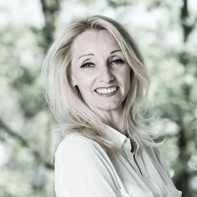 Sybille L. Hochdörffer<br><h6>Founder / President of the Board</h6>